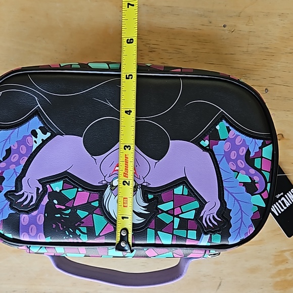 DISNEY URSULA COSMETIC CASE - Picture 10 of 13